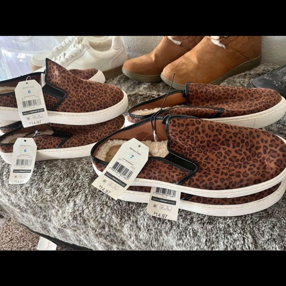 NWT Womens cheetah print slip on shoes